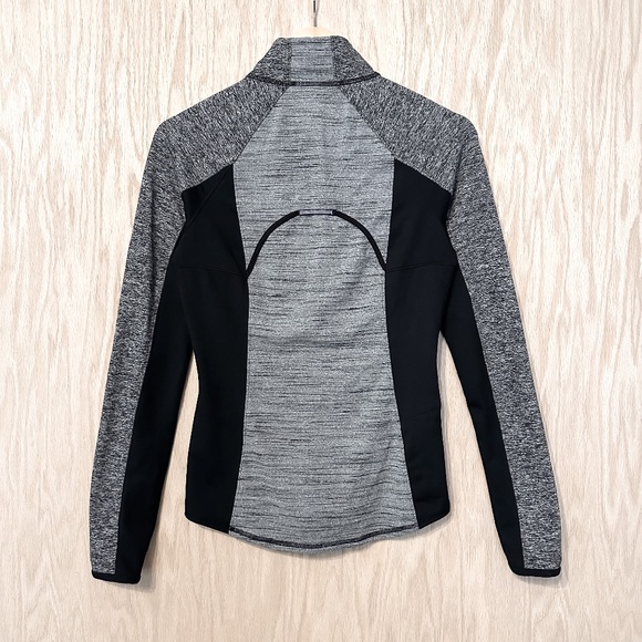 Athleta Women’s Running Wild Half Zip Long Sleeve Pullover Jacket Gray Black - Picture 7 of 9